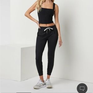 Vuori Performance Joggers, super cozy and soft